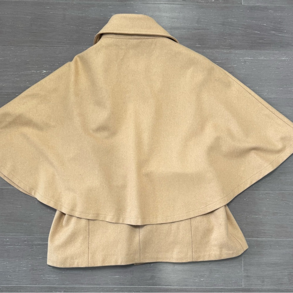 Cape Coat Button Belted Front Beige
SZ S/M - Picture 13 of 16